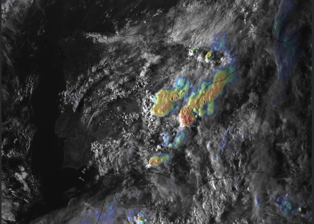 Imagen de satélite mostrando las tormentas convectivas. Fuente: Kachelmann/weather.us; datos de EUMETSAT.